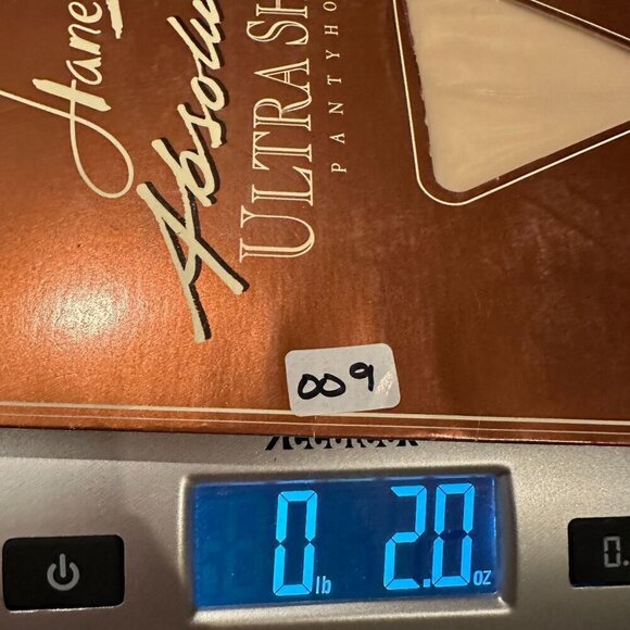 Hanes Absolutely Ultra Sheer Pantyhose Sandalfoot Style 707 Size B Travel Buff - Picture 6 of 6